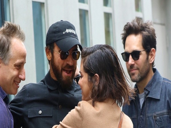 Selena Gomez & Justin Theroux Share Hug While Getting Lunch Is Jennifer Aniston Pissed