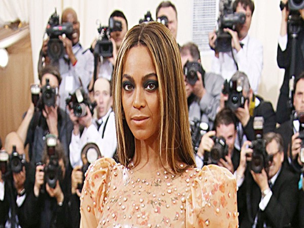 Beyonce Fans Freak On Twitter With Epic Memes After Singer Skips 2018 Met Gala See Tweets Beyonce Fans Freak On Twitter With Epic Memes After Singer Skips 2018 Met Gala See Tweets
