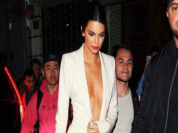 Hungover’ Kendall Jenner Flaunts Cleavage & Side Boob With No Bra In Suit After Met Gala