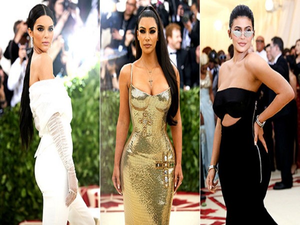 Kim, Kylie & Kendall Basically Just Filmed The Season 16 Opener for ‘KUWTK’ At The Met Gala & It’s Hot AF Kim, Kylie & Kendall Basically Just Filmed The Season 16 Opener for ‘KUWTK’ At The Met Gala & It’s Hot AF