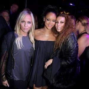 Rihanna Showcases Her Décolletage In A Sexy Off-the-shoulder Dress As She Launches Fenty Beauty In Paris Rihanna Showcases Her Décolletage In A Sexy Off-the-shoulder Dress As She Launches Fenty Beauty In Paris