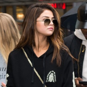 Selena Gomez Congratulates Ex Nick Jonas’ Bro Joe On Engagement To Sophie Turner Selena Gomez Congratulates Ex Nick Jonas’ Bro Joe On Engagement To Sophie Turner